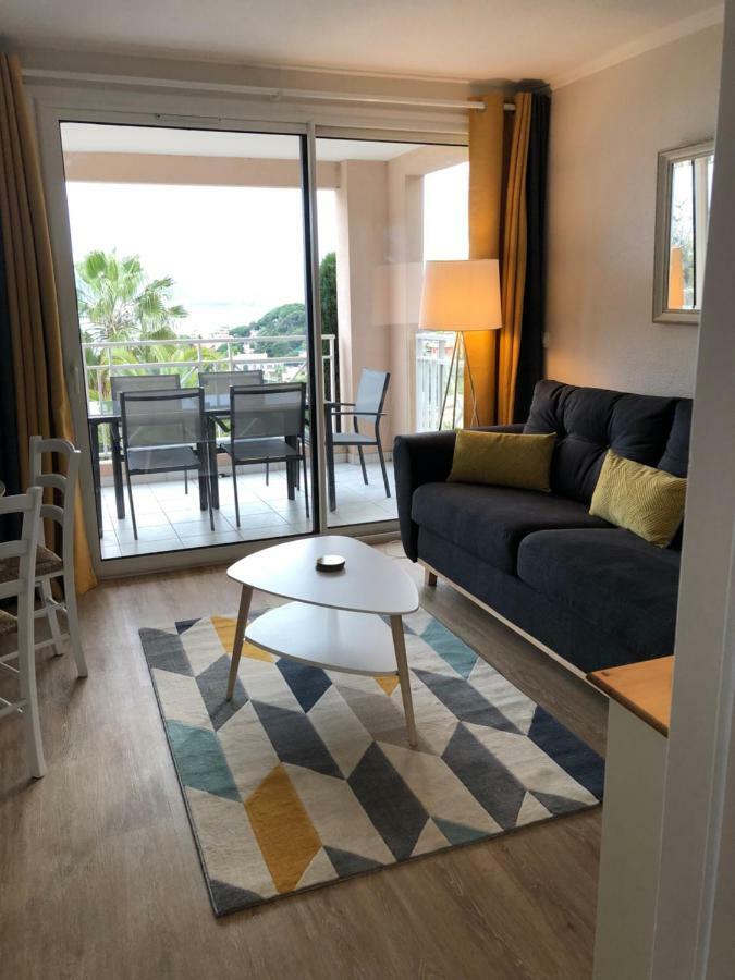 T2 Superbe Vue Mer Cannes Luaran gambar