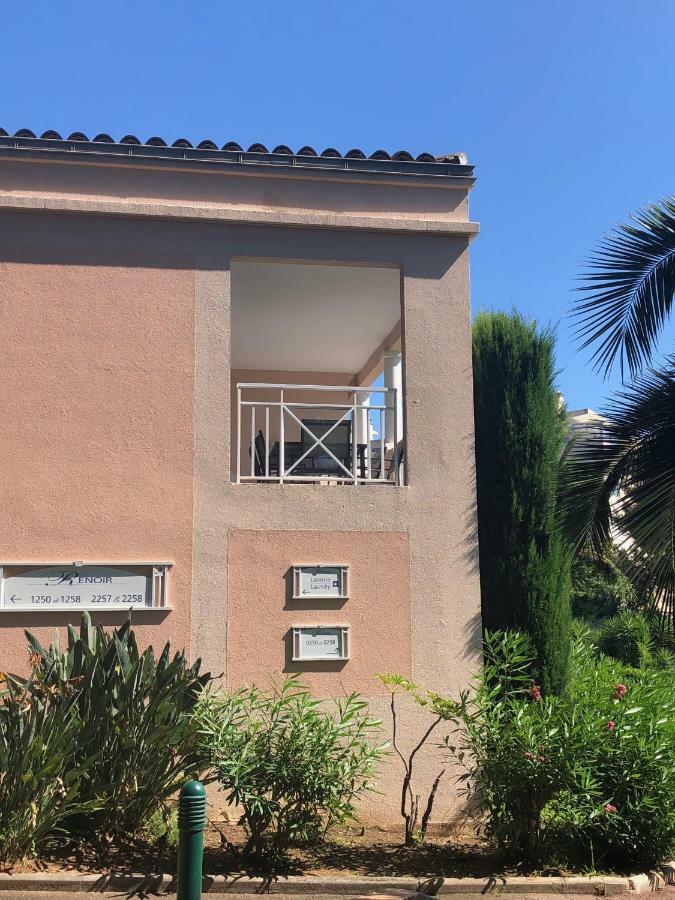 T2 Superbe Vue Mer Cannes Luaran gambar